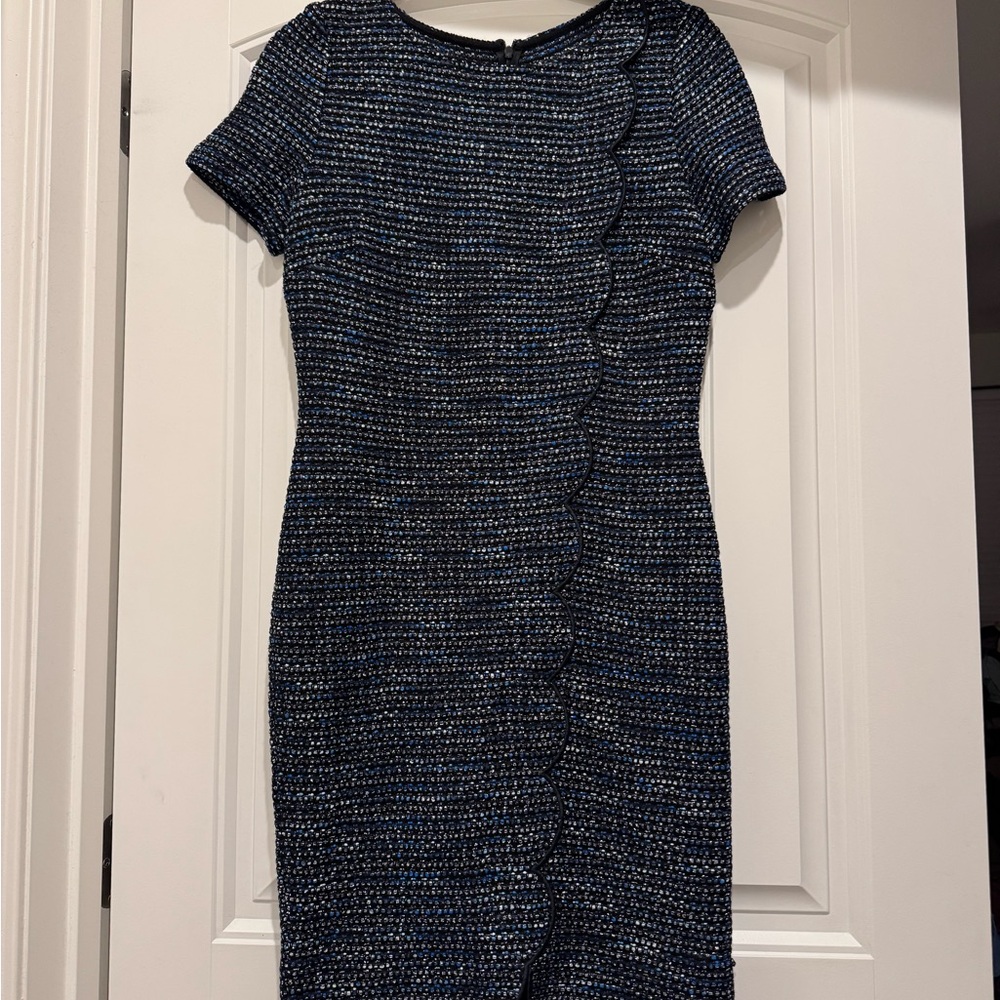 St. John Collection Twinkle Texture Knit Scallop